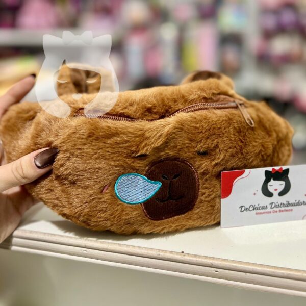 Riñonera Peluche Capibara